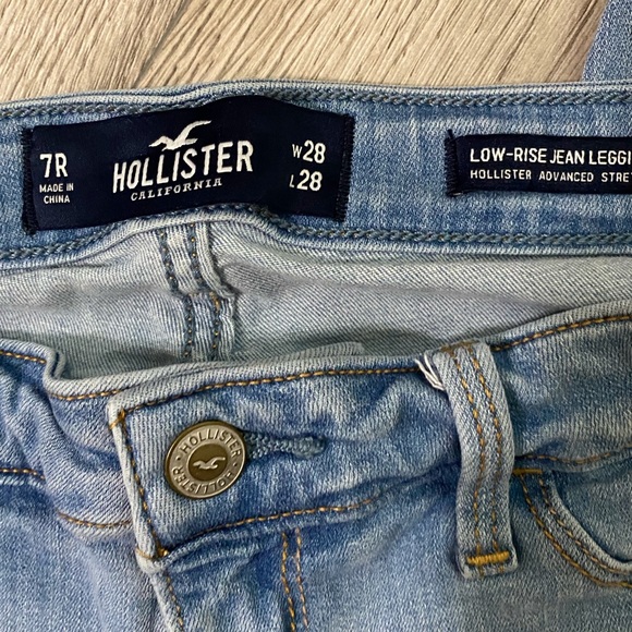 Hollister Stretchy Low Rise Blue Jeans Size 7R - Picture 2 of 4